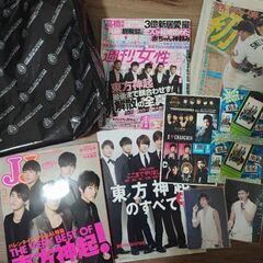 東方神起特集雑誌、日刊スポーツ記事、生写真等セット