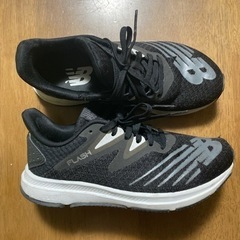 NEW BALANCE スニーカーの画像