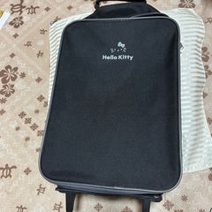 キティー柄　軽い2輪キャリー　ネット決済ではありません。　黒