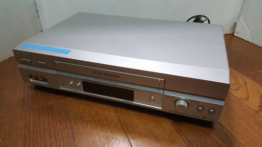 SONY ビデオカセットレコーダー SLV-NX15 2005年製 ビデオデッキ 本体のみ 通電確認のみ 再生ボタン損傷のためジャンクにて