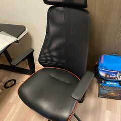 「美品」「ただで差し上げます」IKEAオフィスチェア