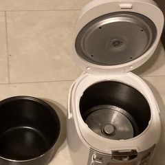 株式会社アズマ suitU ちょっと大きめ3.5合炊き 炊飯器 SRCK-FS20 ホワイト 0.63L マイコン炊飯ジャーの画像