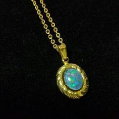 ダブレットオパールネックレスの画像