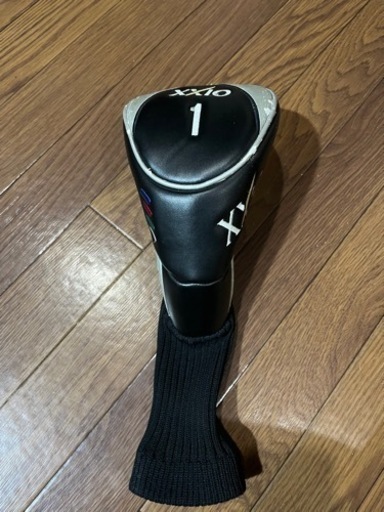 ゼクシオ　ドライバーヘッドカバー
