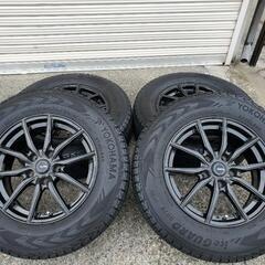 215/70R16ヨコハマスタッドレスタイヤとGspeedホイー...