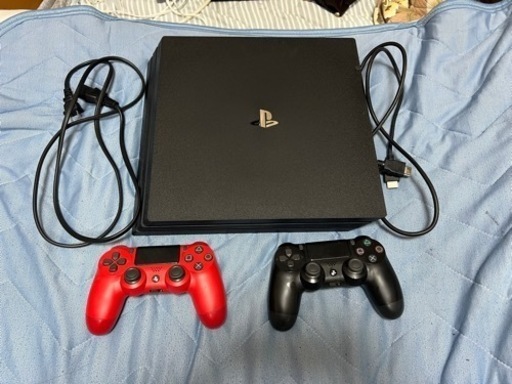 (値下げ)　PS4プロ本体　1TB（CUH-7117B）台湾版　コントローラー二つ付き