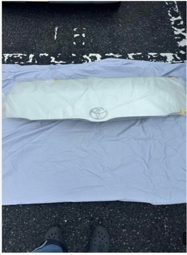 新車外し　ハイエース　純正ボンネット　パールホワイト