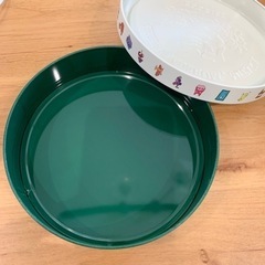 ジブリミュージアム　空き缶の画像