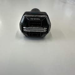 １２Ｖ２４Ｖ車対応カシムラリバーシブルUSBポート２口 ２.４Aの画像