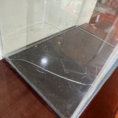 ＜ジャンク＞アクリル水槽④40×25×28の画像