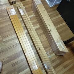 無料 ワンバイ木材 キャスター付きボード、パレット等の画像