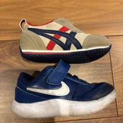 NIKEとasicsのベビーシューズ　13cmの画像