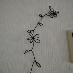 🌺🌿花と葉っぱのワイヤーアート✨壁等に、、の画像