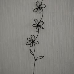  🌺🌿花と葉っぱのワイヤーアート✨壁等に、、の画像