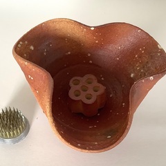 【ほぼ新品】信楽焼　生花　花器　陶器　花形　焼物　可愛い　日本製...