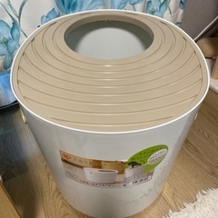 上から猫トイレの画像