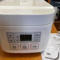 間もなく処分　　
炊飯器　3合炊き