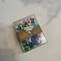 画鋲　カラフル