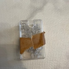 丸いクリア画鋲
