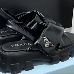 PRADA　サンダルの画像