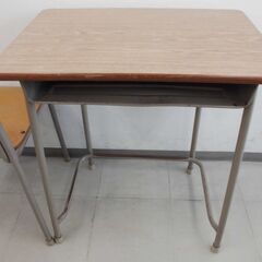 学校机椅子1セットの画像