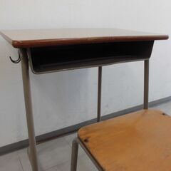 学校机椅子1セットの画像