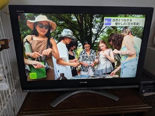 東芝レグザ37インチ　リモコン、BCasカード付き