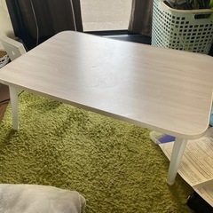 テーブル