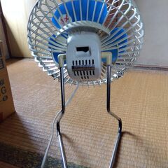 取引中　昭和レトロ　ブラウン管テレビ・扇風機の画像