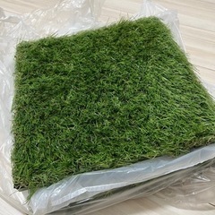 【終了】ジョイント式人工芝（30cm/枚×54枚）の画像