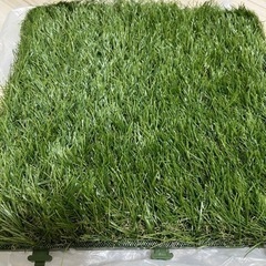 【終了】ジョイント式人工芝（30cm/枚×54枚）の画像