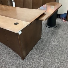 エグゼクティブデスクの画像