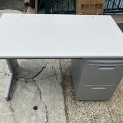 ITOKI　片袖机　CZP-412-W5（鍵あり）の画像