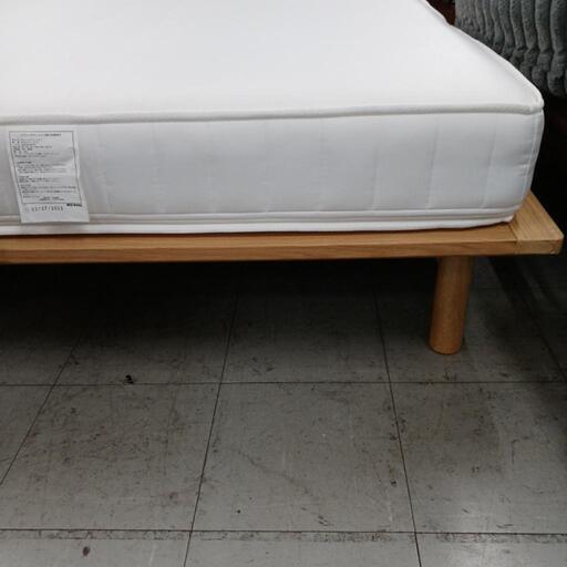 無印良品　ダブルベッド　※マットレス少し汚れあり。