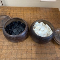 決定 囲碁盤 蛤碁石 へそ付き 足付きの画像