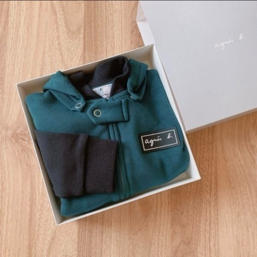 新品未使用ギフト箱あり　アニエスベー　ベビー　キッズ　パーカー