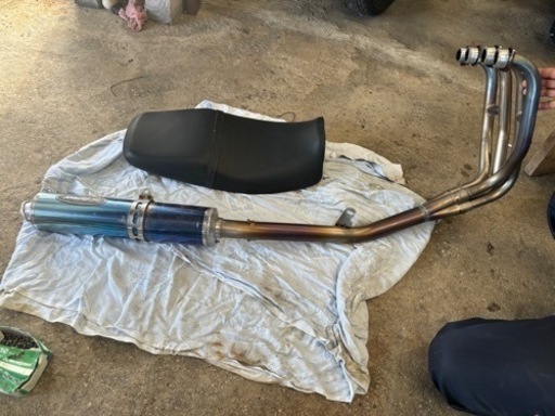 バイクマフラー