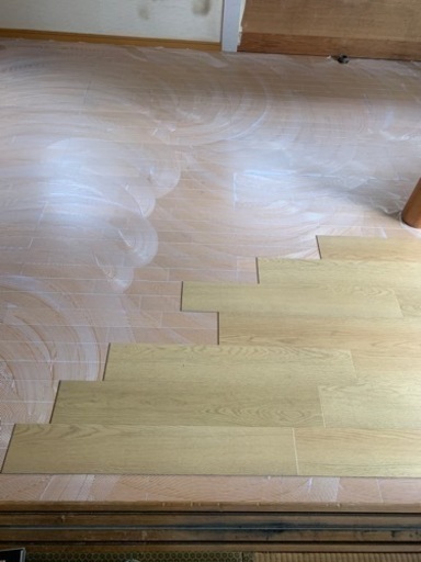 月邸様　別荘　床 凸凹工事　壁 店舗 事務所 アパート 内装