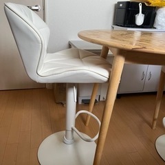 カウンター椅子2個の画像