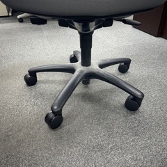 7月27日or28日引取り限定　CK36ZR FS12 |オカムラ カロッツァチェア ハイバック肘なし双輪 グレーの画像