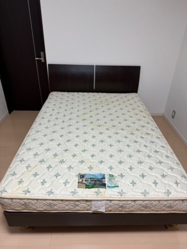 セミダブルベッド