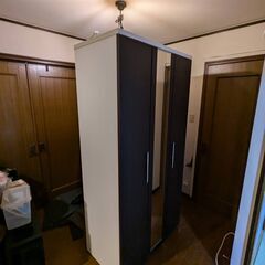 大きめワードローブ姿見付き♪の画像