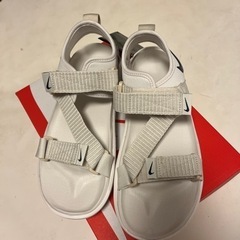 新品
NIKEサンダル23.5センチ の画像
