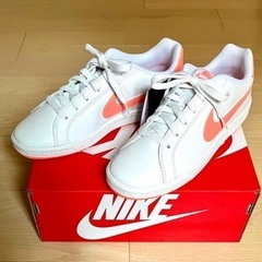 NIKEスニーカー コートロイヤル ウィメンズ シューズ　25.5cm 女性用サイズ