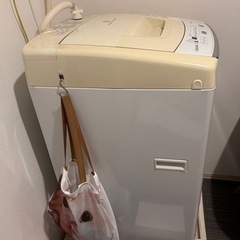 【無料】TOSHIBA洗濯機2012年製の画像