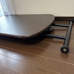昇降式テーブルの画像