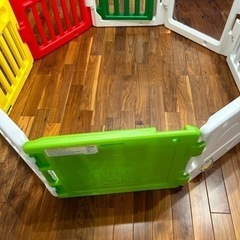 ベビーサークル　デラックス　はらぺこあおむし　の画像