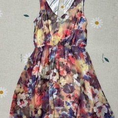 花柄ノースリーブワンピース 膝丈