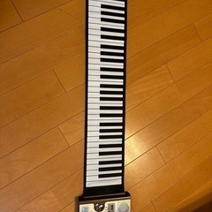 折りたためるピアノの画像