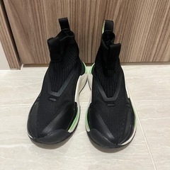 新品　Zara 子供スニーカー